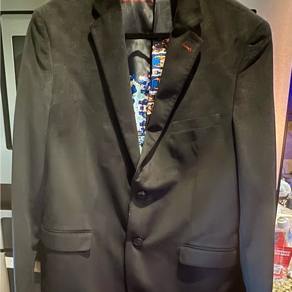 Black Sport Coat with Classic Cut and Professional Tailoring
